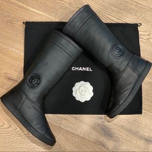 🔹CHANEL Winter Mouton Boots